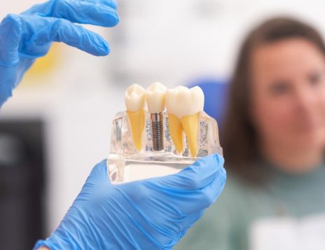 Warning Signs of a Failing Dental Implant